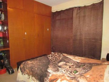 Venta de casa a unas cuadras del mercado de abastos