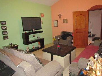 Venta de casa a unas cuadras del mercado de abastos