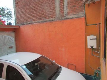 Venta de casa a unas cuadras del mercado de abastos