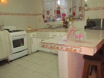 Venta de casa a unas cuadras del mercado de abastos