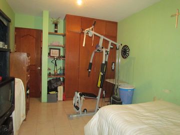 Venta de casa a unas cuadras del mercado de abastos
