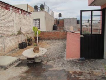 Venta de casa a unas cuadras del mercado de abastos