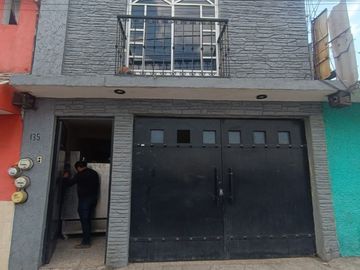 Casa y/o Bodega en Mercado de Abastos