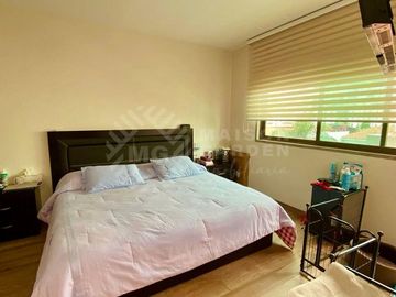 Venta de casa en Bosque Esmeralda muy amplia y muy buena distribución.