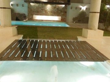 Casa con 4 recámaras y alberca, en venta, Fraccionamiento Montebello