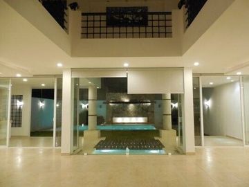 Casa con 4 recámaras y alberca, en venta, Fraccionamiento Montebello