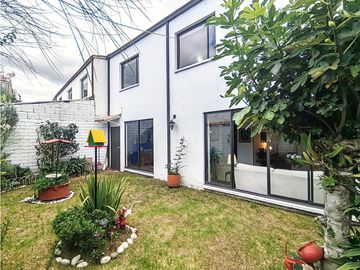 VENTA CASA PONTEVEDRA BOGOTA