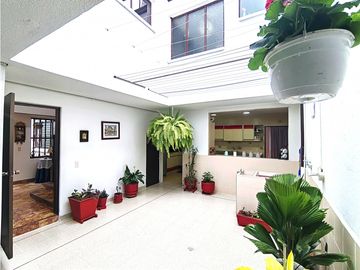 VENTA CASA PONTEVEDRA BOGOTA