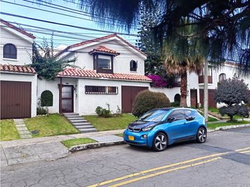 VENTA CASA PONTEVEDRA BOGOTA