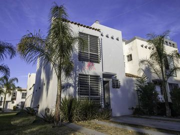 Casa en Venta dentro de coto en Tesistan,Zapopan ,Jal