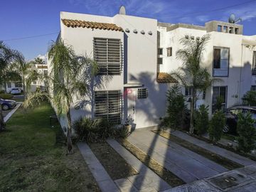Casa en Venta dentro de coto en Tesistan,Zapopan ,Jal