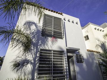 Casa en Venta dentro de coto en Tesistan,Zapopan ,Jal