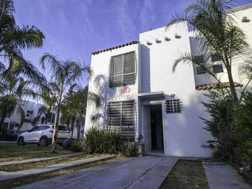 Casa en Venta dentro de coto en Tesistan,Zapopan ,Jal