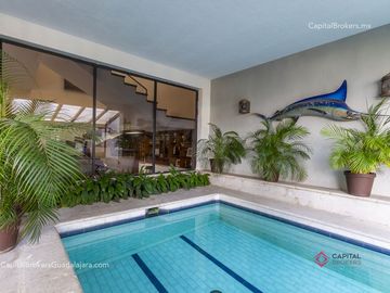 Residencia de Lujo en Venta en Colinas de San Javier, con Alberca