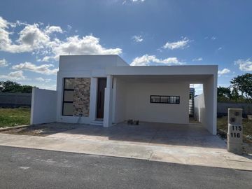 Casas de 3 y 4 recámaras en Cholul con Piscina!