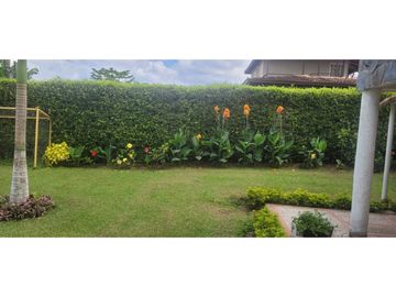 VENTA HERMOSO CHALET DE RECREO