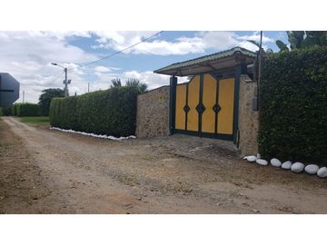 VENTA HERMOSO CHALET DE RECREO