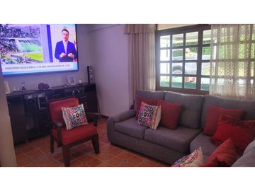 VENTA HERMOSO CHALET DE RECREO