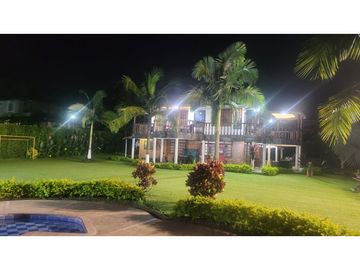 VENTA HERMOSO CHALET DE RECREO