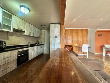 SE VENDE AMPLIA Y LUMINOSA CASA  / 6D / 3B /  2E / MACUL