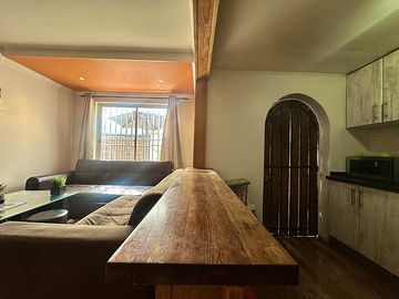 SE VENDE AMPLIA Y LUMINOSA CASA  / 6D / 3B /  2E / MACUL