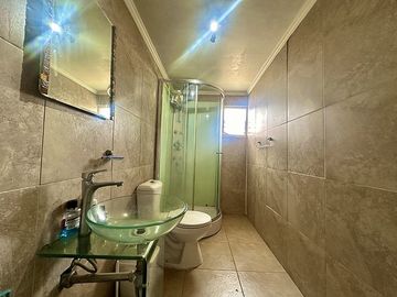 SE VENDE AMPLIA Y LUMINOSA CASA  / 6D / 3B /  2E / MACUL