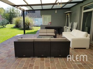 Casa en venta en El Ombú
