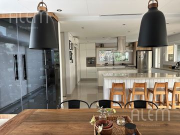 Casa en venta en El Ombú