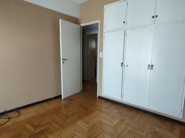 Av. San Juan al 3300 Departamento en Boedo 4 ambientes CON COCHERA