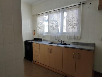 Av. San Juan al 3300 Departamento en Boedo 4 ambientes CON COCHERA