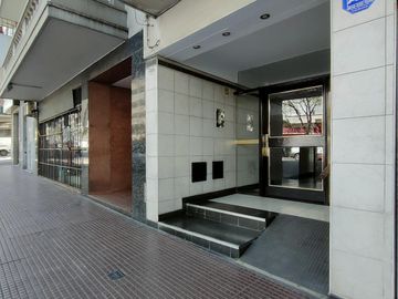 Av. San Juan al 3300 Departamento en Boedo 4 ambientes CON COCHERA