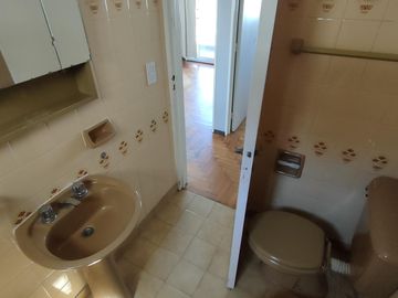 Av. San Juan al 3300 Departamento en Boedo 4 ambientes CON COCHERA