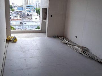 Edificio en construcción Departamento en venta de amplios 2 ambientes en San Martín centro