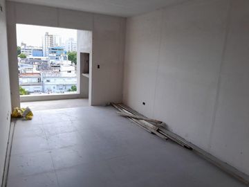 Edificio en construcción Departamento en venta de amplios 2 ambientes en San Martín centro