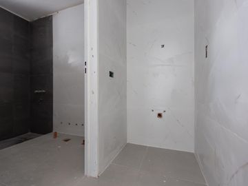 Edificio en construcción Departamento en venta de amplios 2 ambientes en San Martín centro