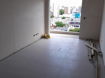 Edificio en construcción Departamento en venta de amplios 2 ambientes en San Martín centro