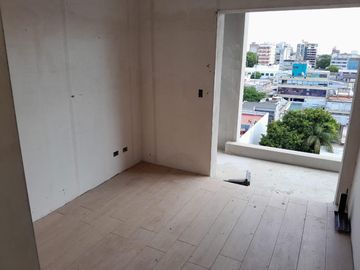 Edificio en construcción Departamento en venta de amplios 2 ambientes en San Martín centro