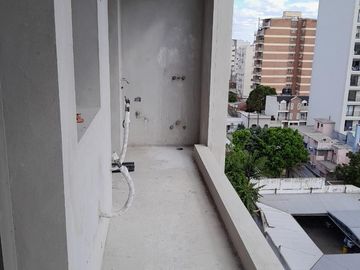 Edificio en construcción Departamento en venta de amplios 2 ambientes en San Martín centro