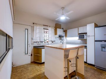 VENTA/PERMUTA - Casa - 3 dormitorios - Parque Casado, Rosario
