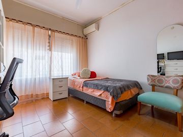 VENTA/PERMUTA - Casa - 3 dormitorios - Parque Casado, Rosario