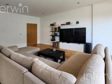 Departamento 2 ambientes con balcon y 2 cocheras - Pto. de Olivos