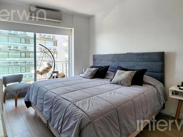 Departamento 2 ambientes con balcon y 2 cocheras - Pto. de Olivos