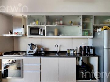 Departamento 2 ambientes con balcon y 2 cocheras - Pto. de Olivos