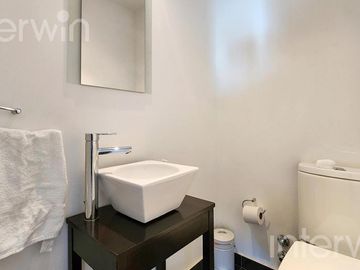 Departamento 2 ambientes con balcon y 2 cocheras - Pto. de Olivos