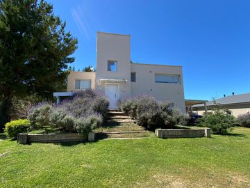 CASA, VENTA, BARRIO RESIDENCIAL I, LOTE AL 400 5 AMBIENTES