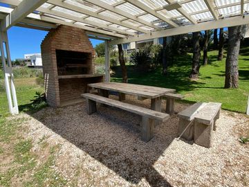 CASA, VENTA, BARRIO RESIDENCIAL I, LOTE AL 400 5 AMBIENTES