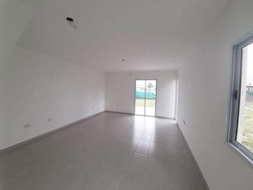 Casa en  VENTA/ALQUILER LAGUNA AZUL EZEIZA