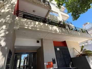 Piso de 3 ambientes de categoría en Caballito!