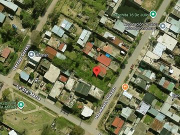 Casa en venta - 3 Dormitorios 1 Baño - Cochera - 687,4Mts2 - 9 De Abril