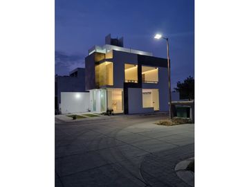 CASA RESIDENCIAL EN VENTA AL SUR DE MINERAL DE LA REFORMA HGO